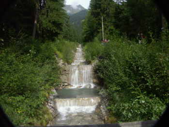 15CH09.jpg (12796 Byte)